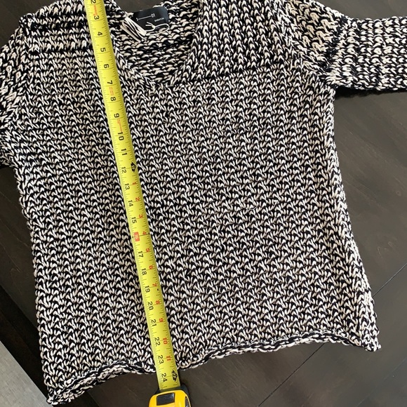 Like new Bababton / Aritzia chunky sweater - Picture 10 of 10